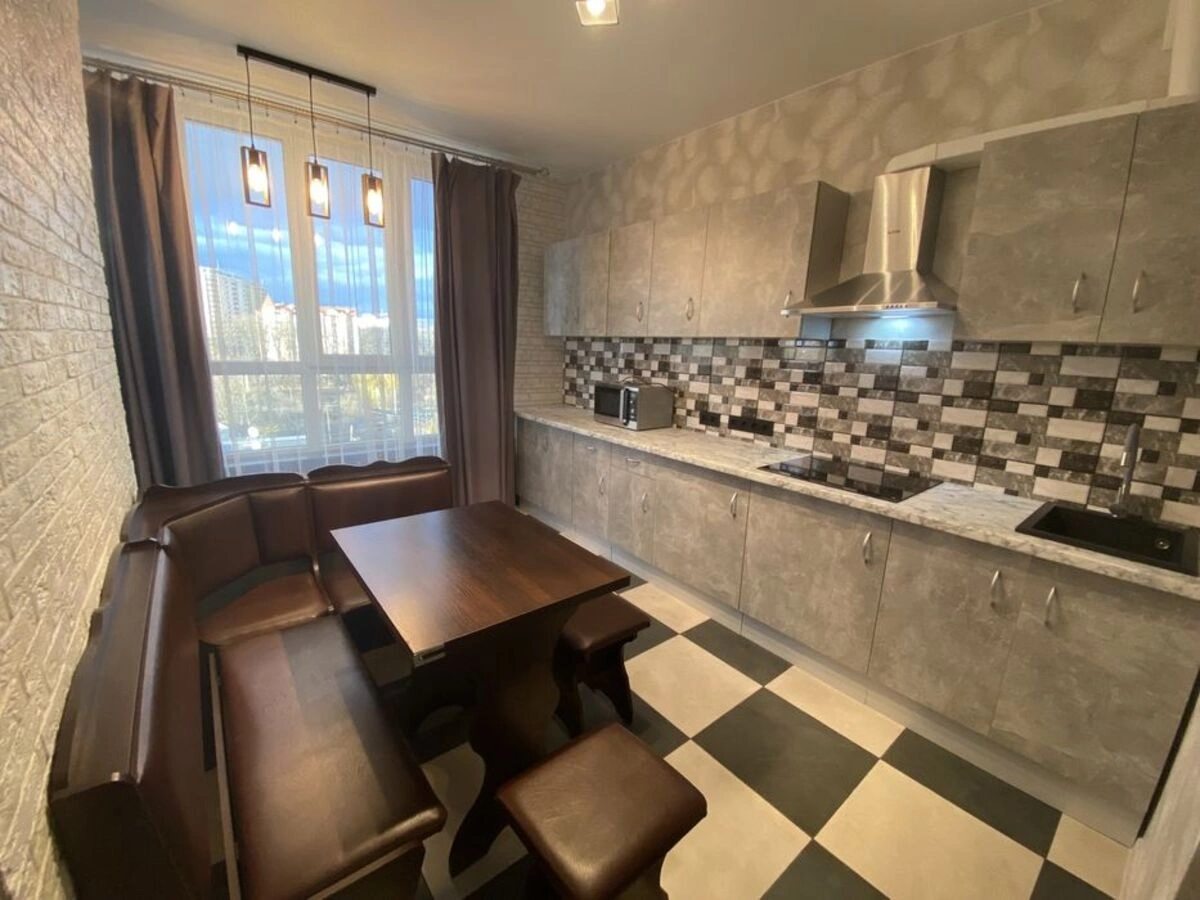 Продаж квартири. 1 room, 40 m², 6th floor/10 floors. 2, Весняний , Вишневе. 