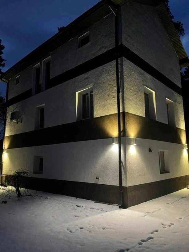 House for sale. 5 rooms, 180 m², 3 floors. Tatsenky, Ukrayinka. 