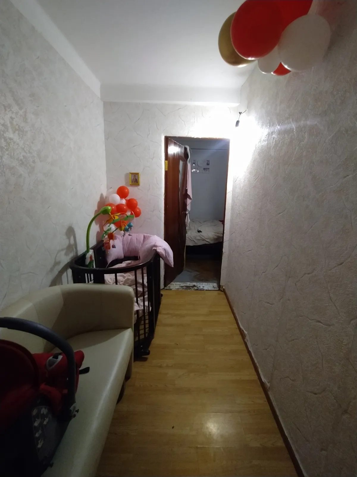 Apartments for sale. 2 rooms, 46 m², 1st floor/5 floors. 42, Nauky 42, Kyiv. 