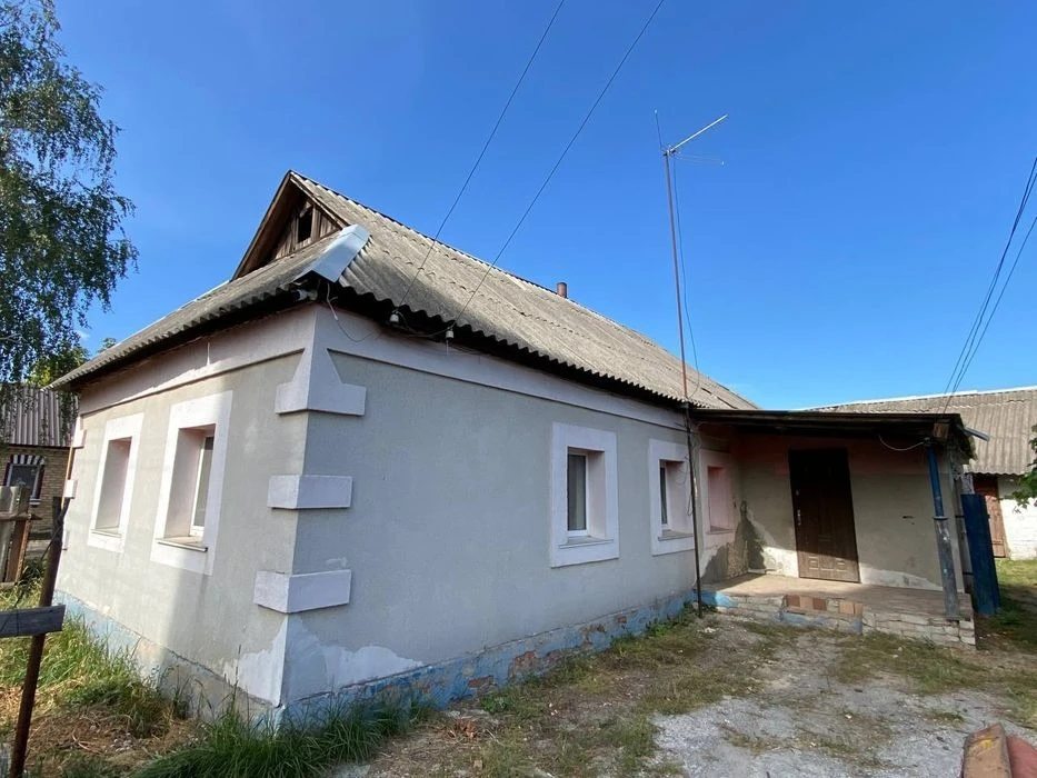 House for sale. 3 rooms, 79 m², 1 floor. Ivankiv. 