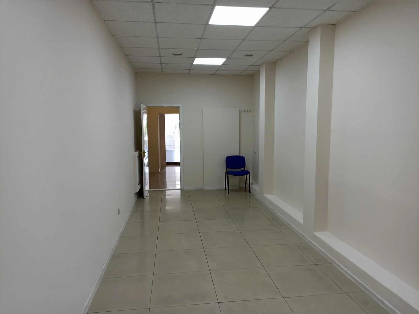 Office for sale 60 m², 2nd fl./3 floors. Khmelnytskoho B. ul., Dnipro. 