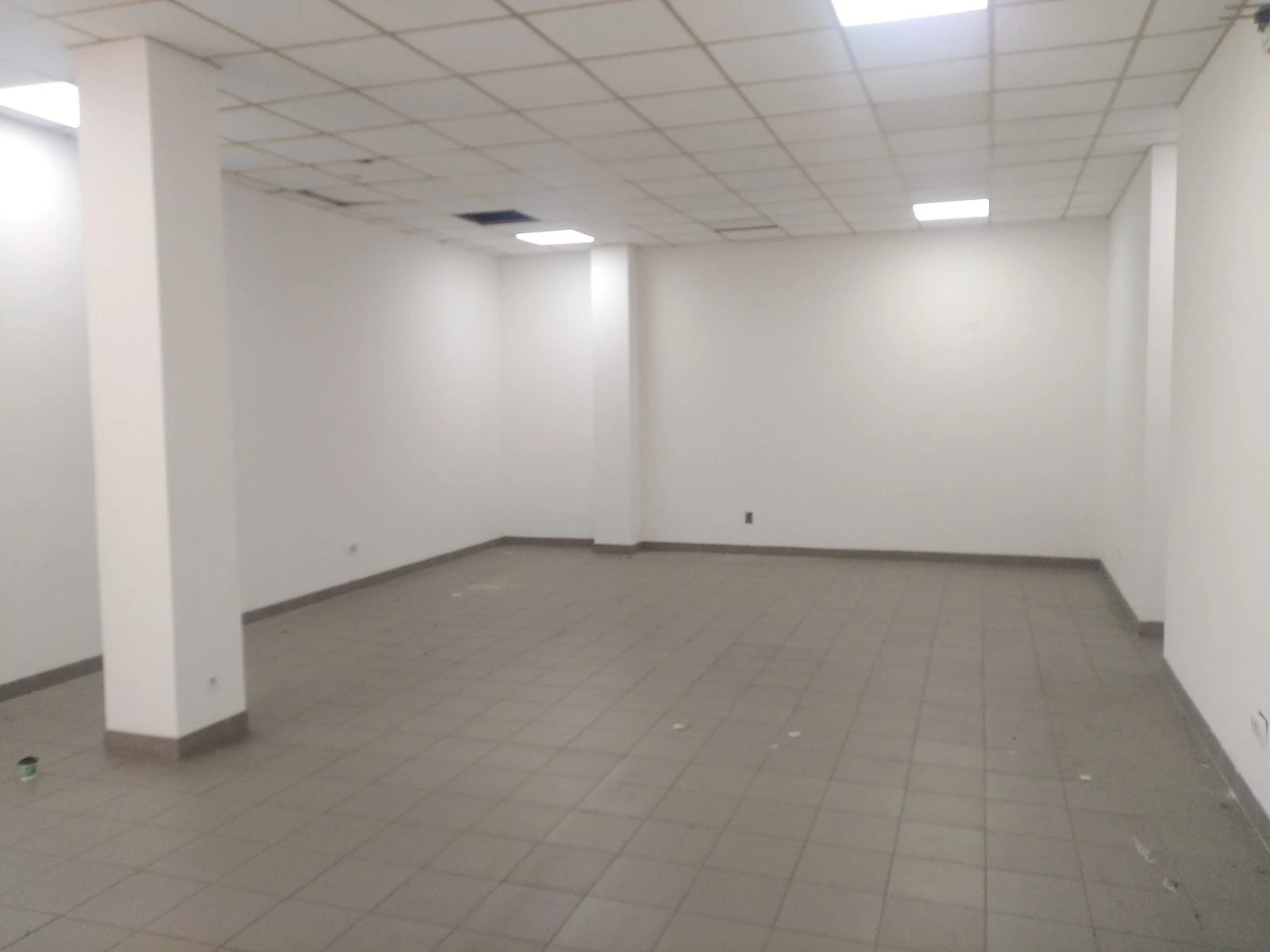 Commercial space for sale. 150 m², 1st floor/3 floors. Hazety Pravda pr., Dnipro. 