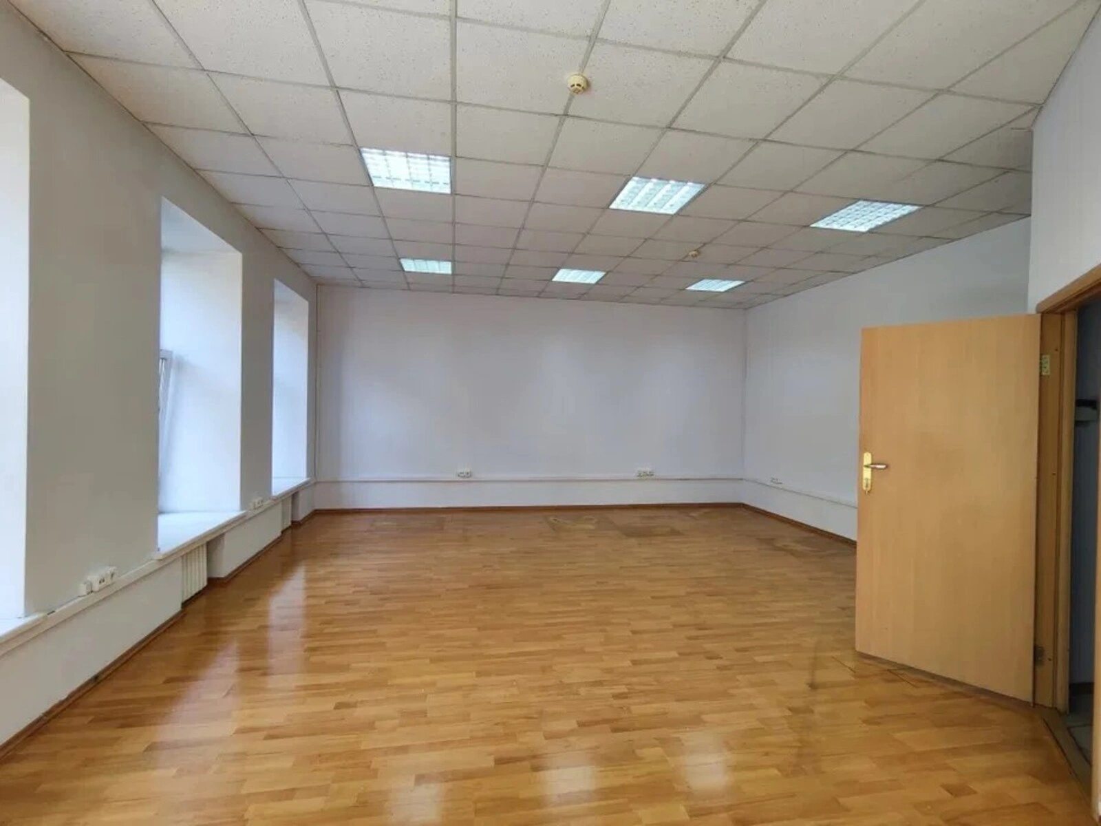 Office for sale. 54 m², 2nd floor. Artema ul., Dnipro. 