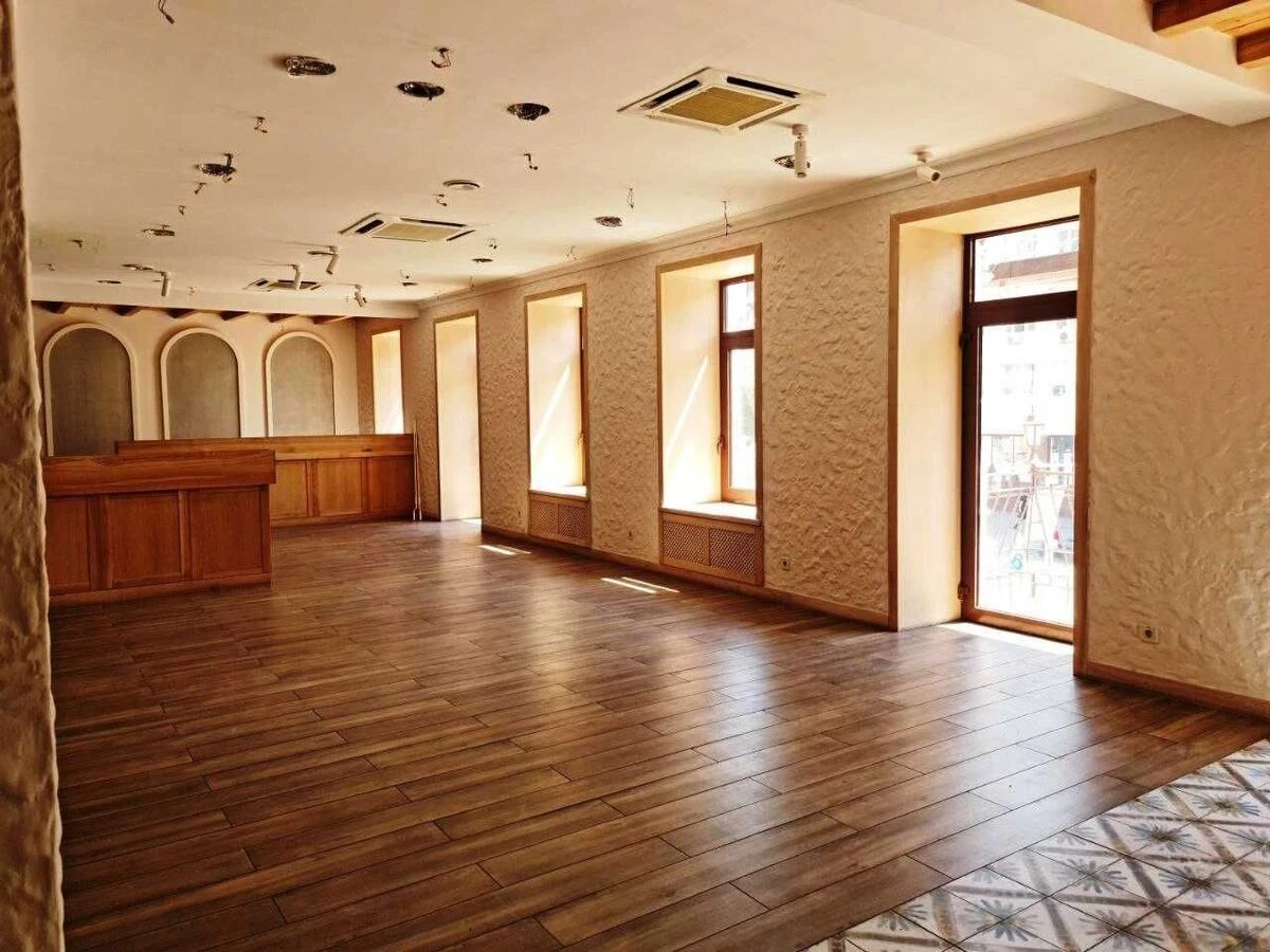 Commercial space for sale. 441 m², 1st floor/3 floors. Hlynky ul., Dnipro. 