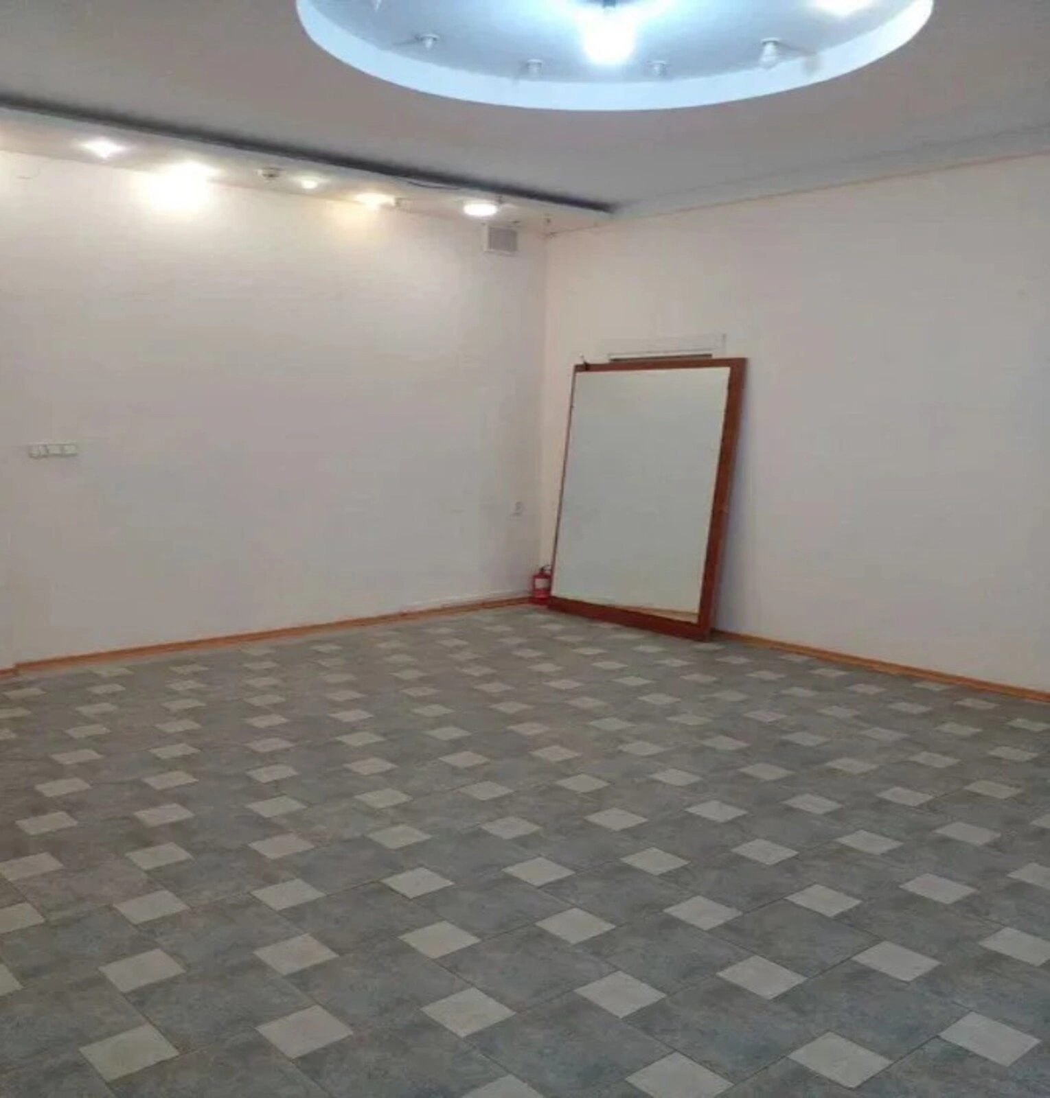 Commercial space for sale. 40 m², 1st floor/2 floors. Bobrova ul., Dnipro. 