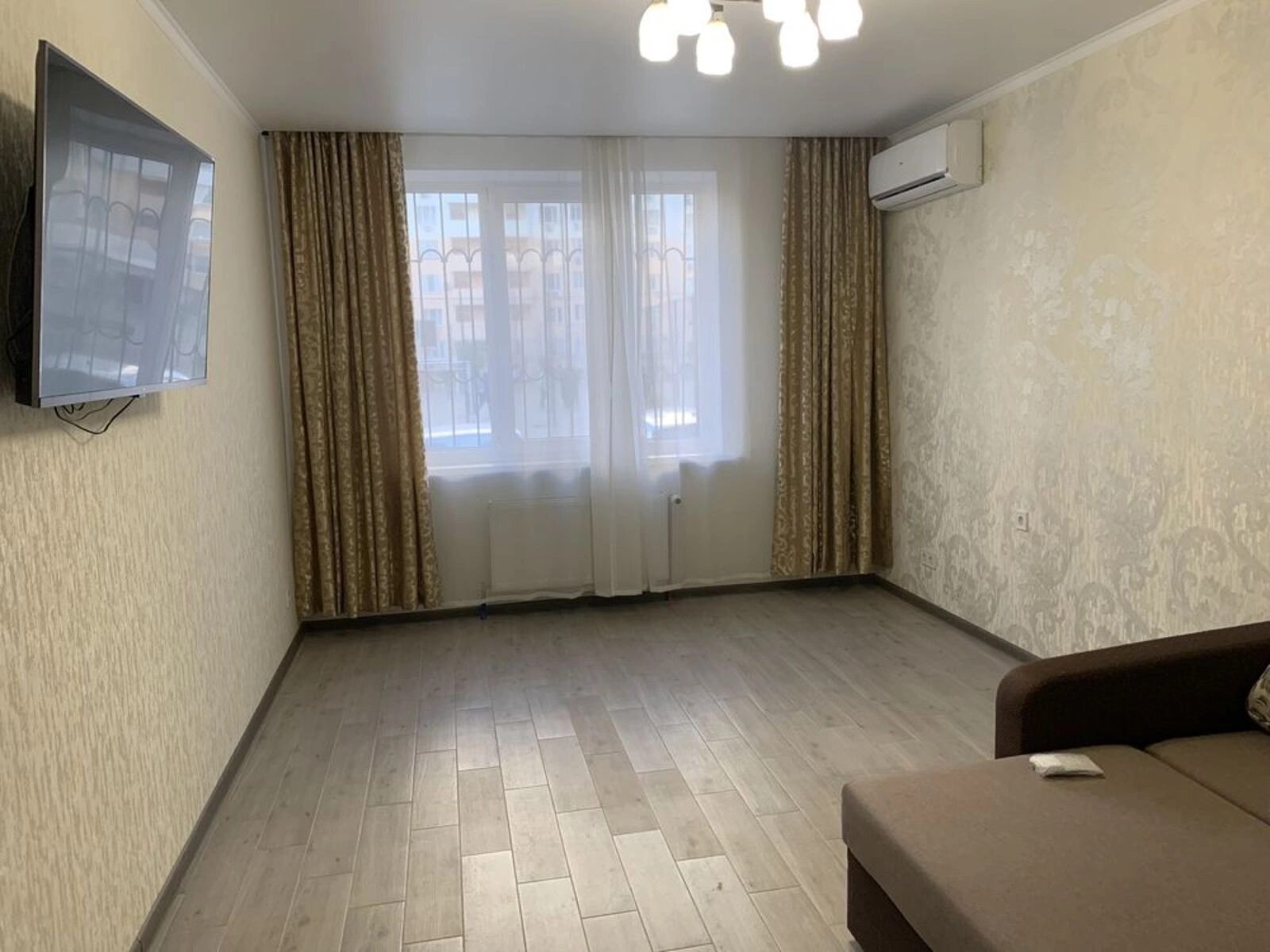 Продаж квартири. 1 room, 46 m², 1st floor/16 floors. Костанди ул., Одеса. 