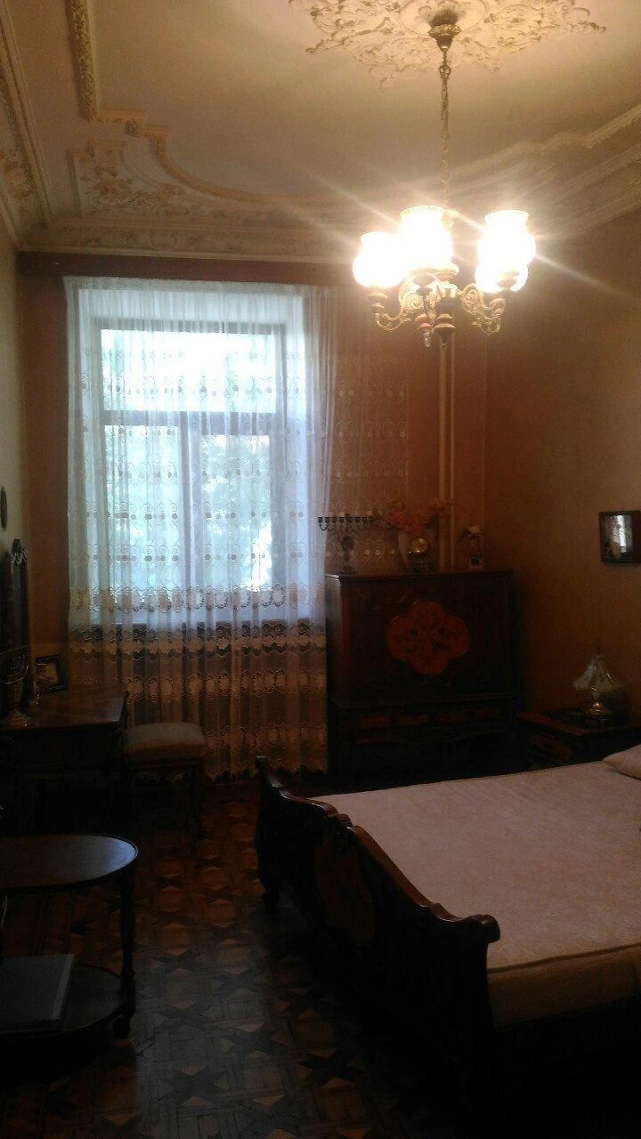 4-кімн. тиха квартира у сталінці