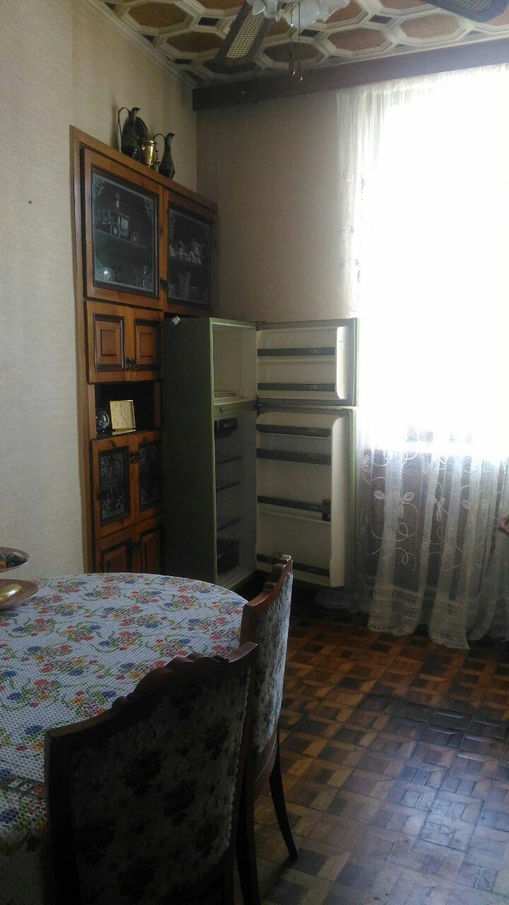 4-кімн. тиха квартира у сталінці