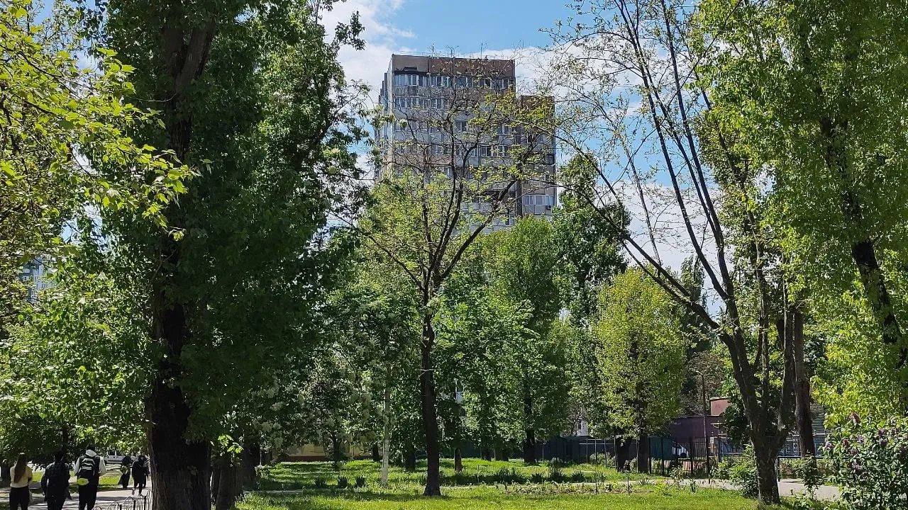 2-комн квартира на Варненской с видом на парк Горького