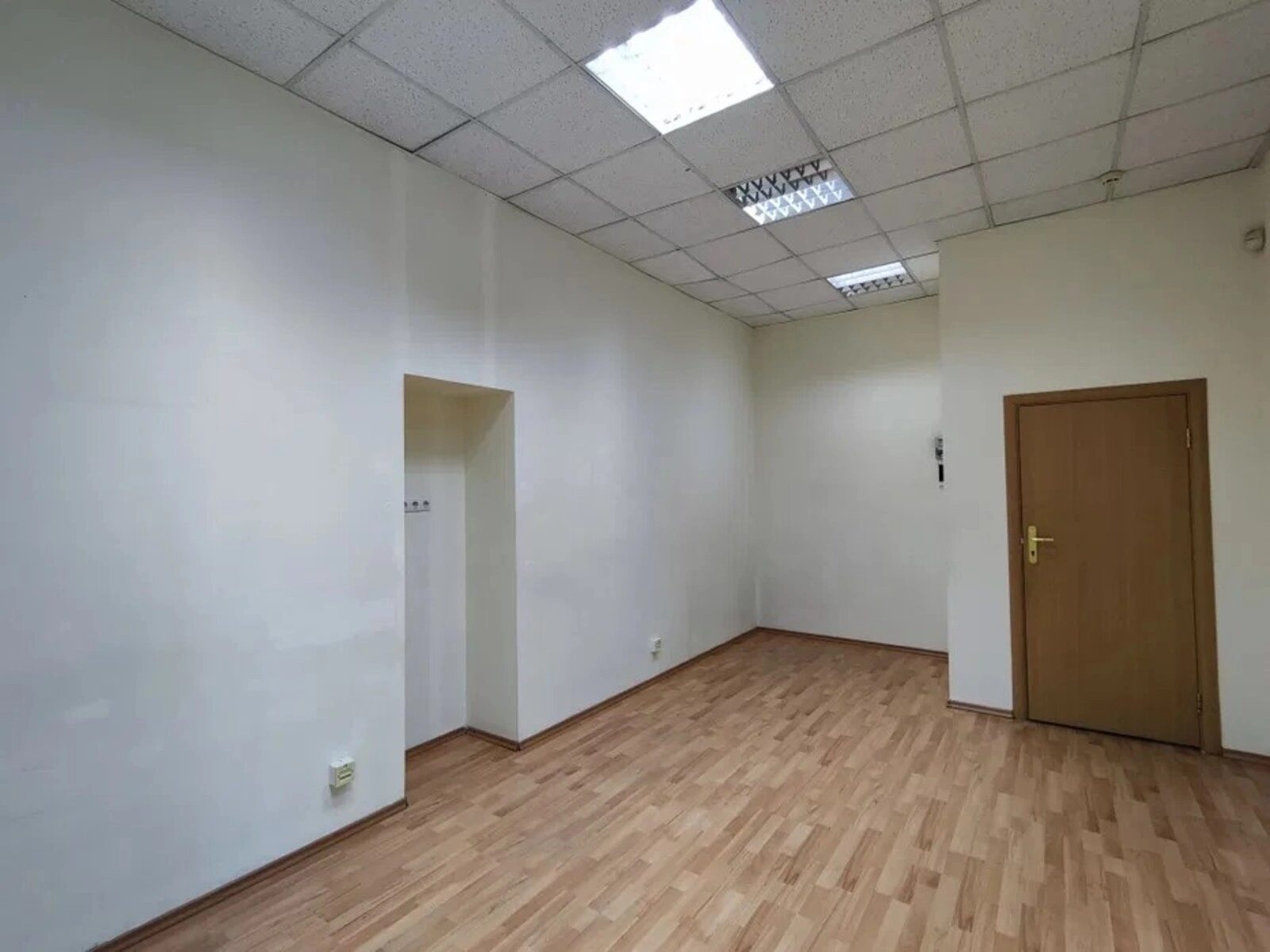 Office for sale. 44 m², 2nd floor. Artema ul., Dnipro. 