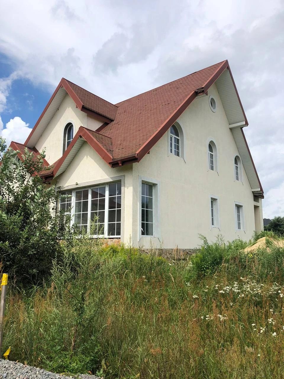 House for sale. 8 rooms, 285 m², 2 floors. Birky. 