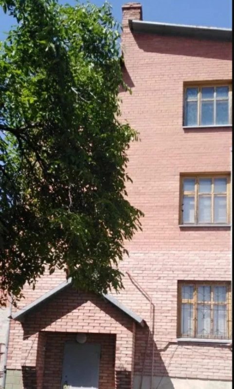 House for sale. 12 rooms, 282 m², 4 floors. 1, Hrazhdanskaya, Luhansk. 