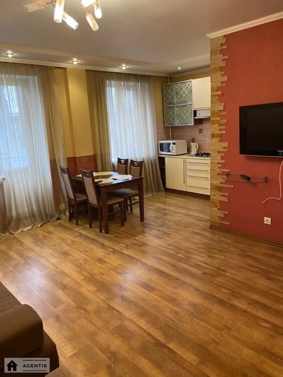 Apartment for rent 1 room, 32 m², 2nd fl./5 floors. 1, Beresteyskyy prosp. Peremohy, Kyiv. 