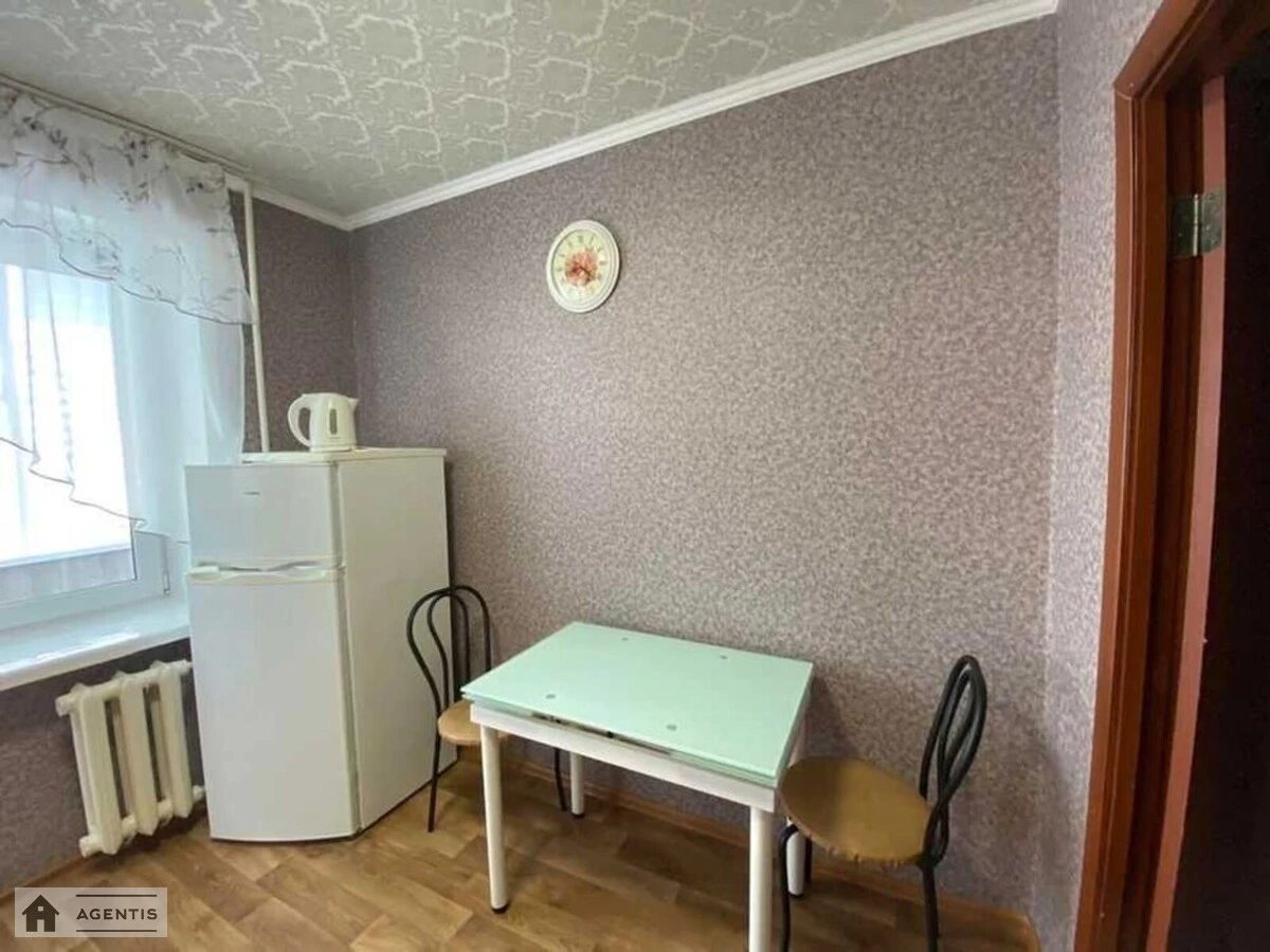 Apartment for rent 1 room, 37 m², 3rd fl./9 floors. 2, Marshala Rokosovskoho prosp., Kyiv. 