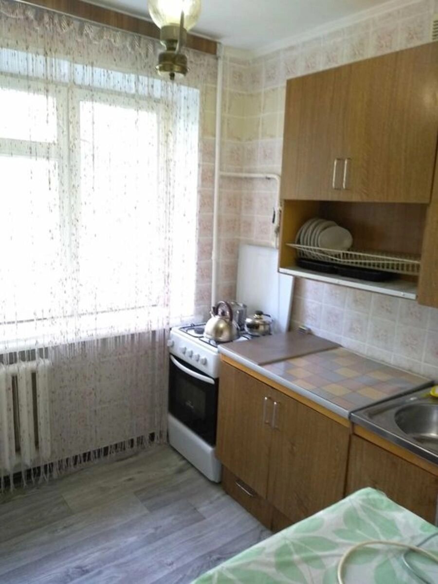 Apartment for rent 1 room, 31 m², 4th fl./5 floors. 4, Akademika Dobrokhotova vul., Kyiv. 