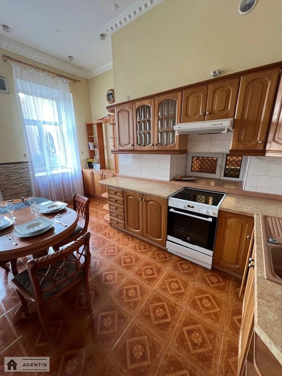 Apartment for rent 2 rooms, 75 m², 2nd fl./5 floors. Saksaganskogo, Kyiv. 