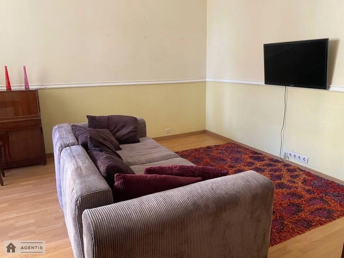 Apartment for rent 2 rooms, 75 m², 2nd fl./5 floors. Saksaganskogo, Kyiv. 