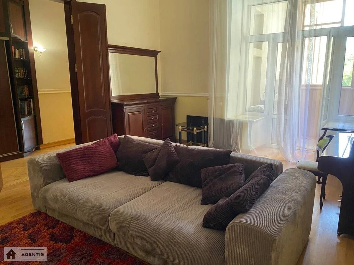 Apartment for rent 2 rooms, 75 m², 2nd fl./5 floors. Saksaganskogo, Kyiv. 