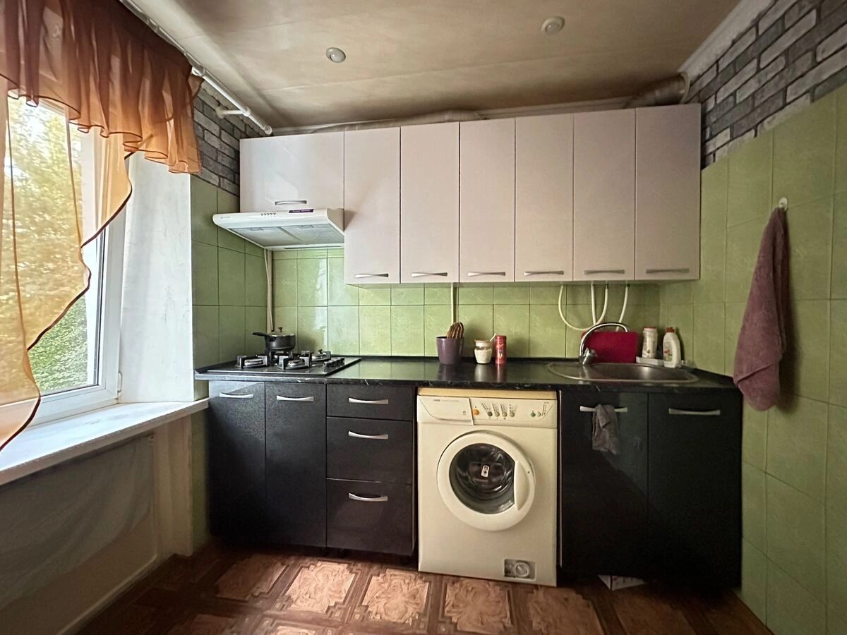 Продаж квартири 1 кімната, 31 m², 3 пов./5 поверхів. Подільський (ленінський), Кропивницький. 