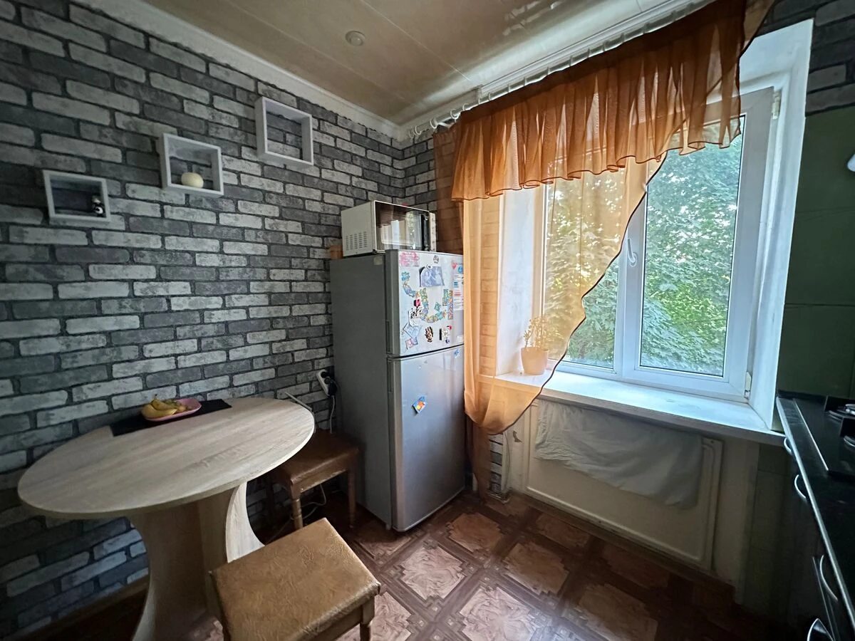 Apartments for sale 1 room, 31 m², 3rd fl./5 floors. Подільський (ленінський), Kropyvnytskyy. 