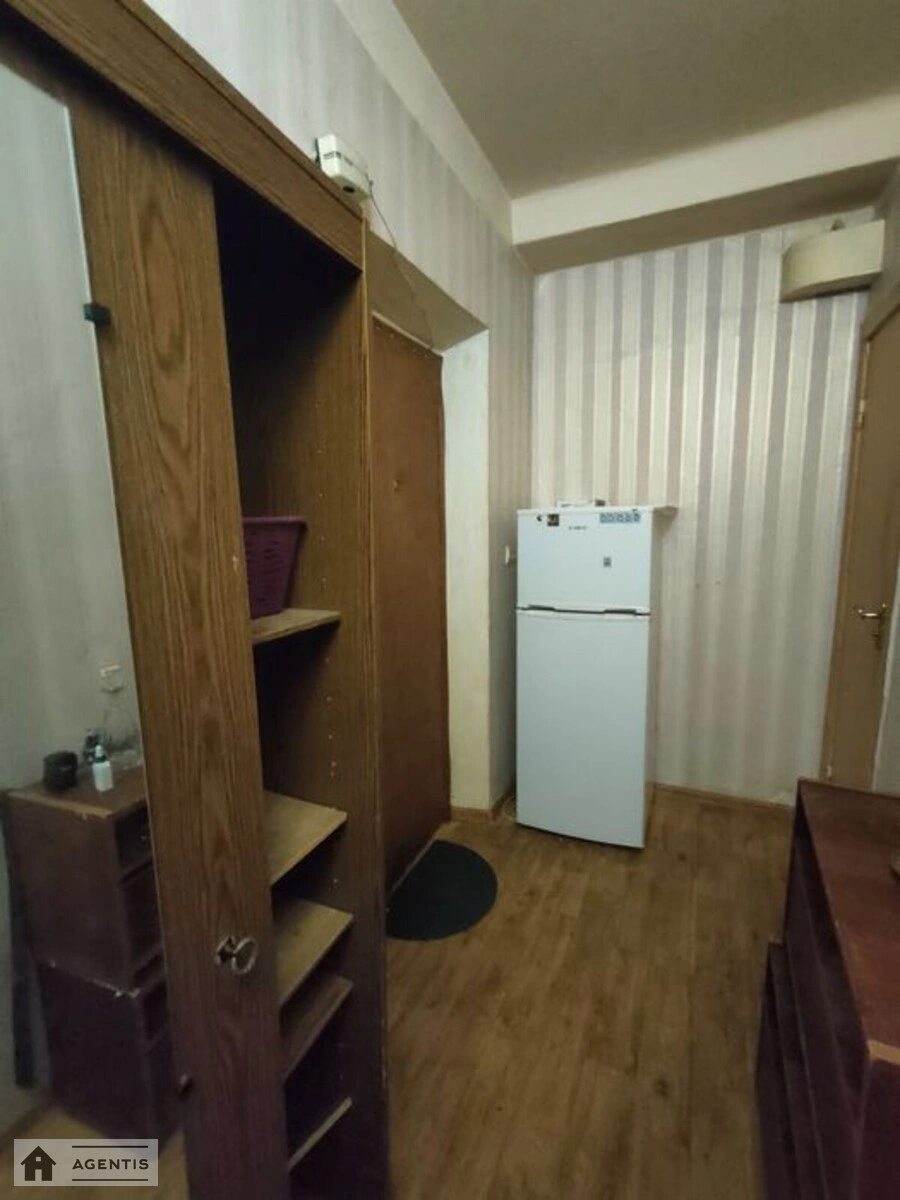 Apartment for rent 2 rooms, 44 m², 6th fl./9 floors. Pecherskyy rayon, Kyiv. 