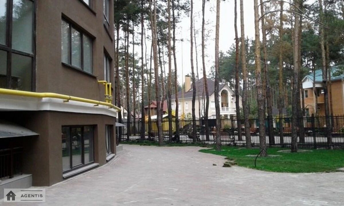 Здам квартиру 2 кімнати, 84 m², 3 пов./11 поверхів. 34, Радистів 34, Київ. 