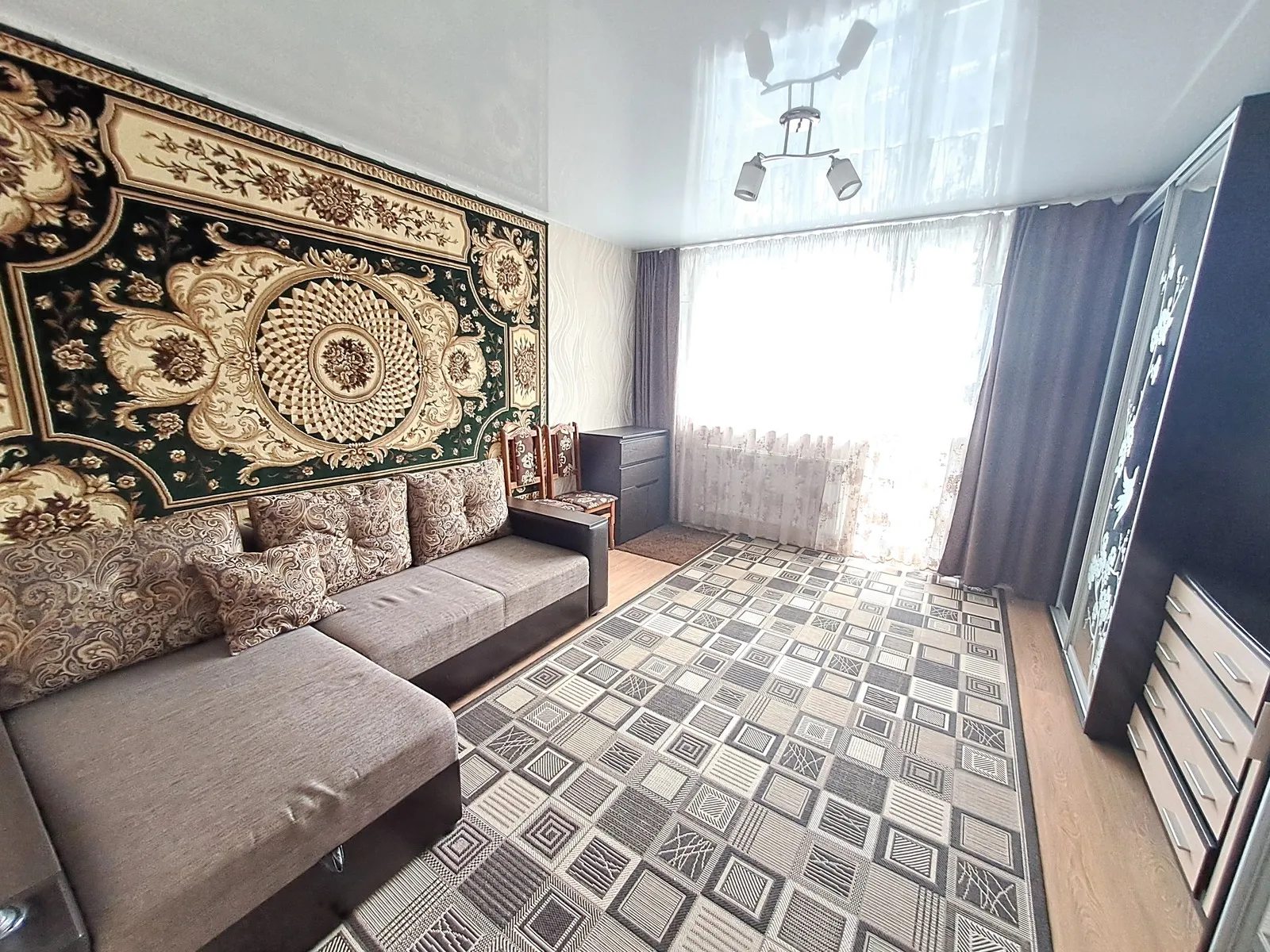 Apartment for rent 1 room, 52 m², 2nd fl./10 floors. 8, Tsehelnyy prov., Ternopil. 