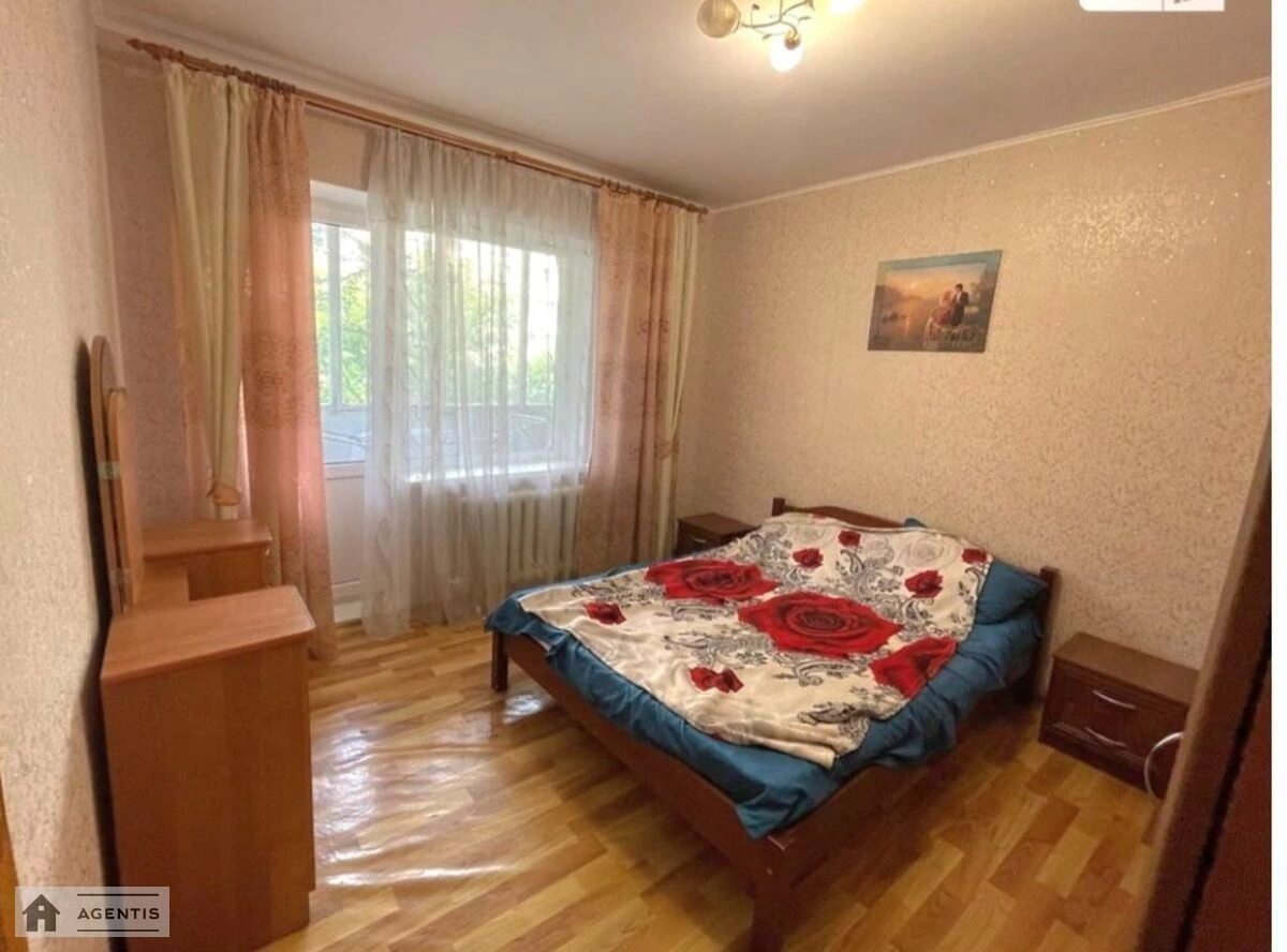 Apartment for rent 2 rooms, 733 m², 4th fl./9 floors. 5, Verhovynna 5, Kyiv. 