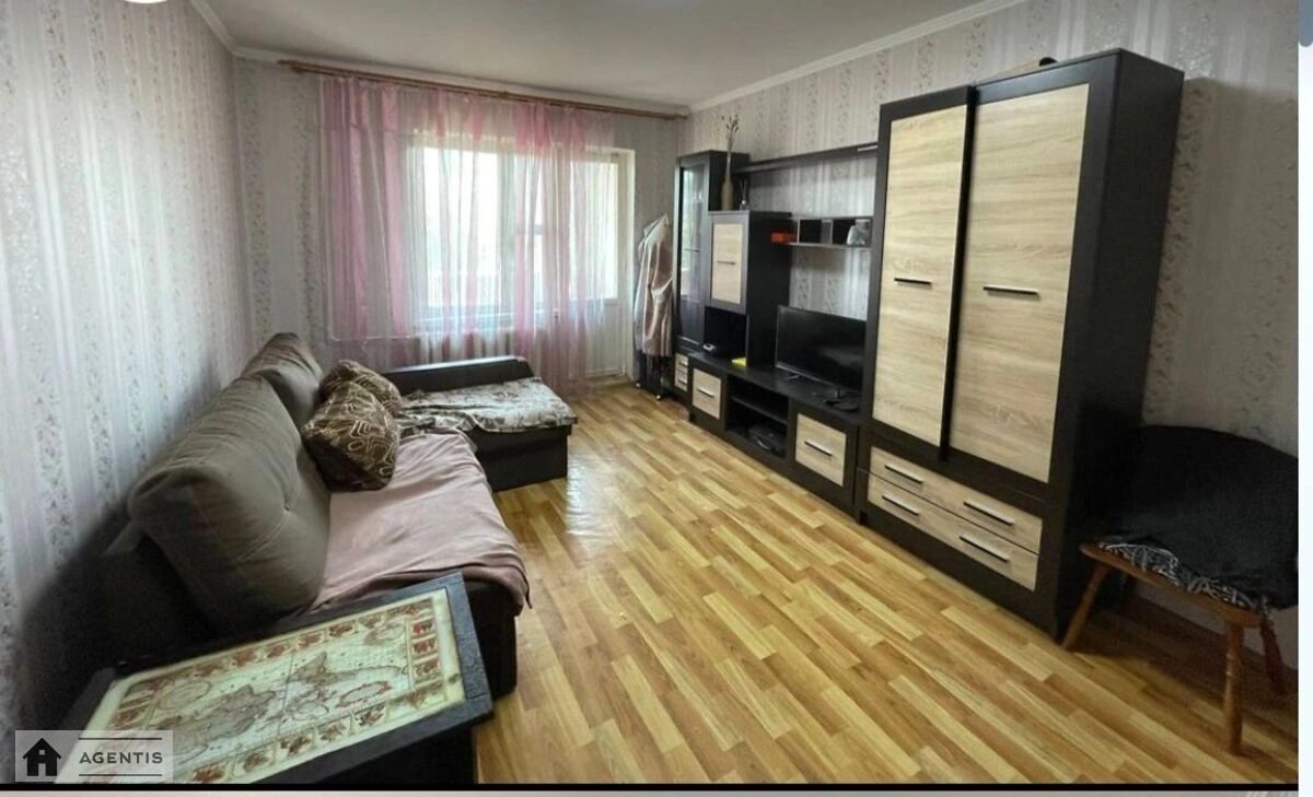 Apartment for rent 2 rooms, 733 m², 4th fl./9 floors. 5, Verhovynna 5, Kyiv. 