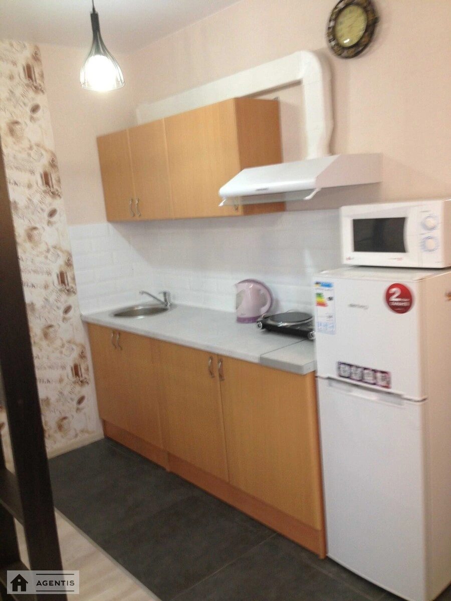 Здам квартиру 1 кімната, 34 m², 7 пов./16 поверхів. 13, Любомира Гузара просп. (Космонавта Комарова), Київ. 