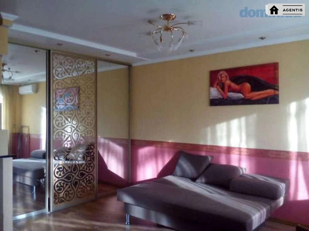 Apartment for rent 1 room, 32 m², 2nd fl./8 floors. 1, Beresteyskyy prosp. Peremohy, Kyiv. 