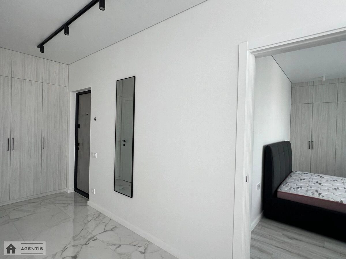 Сдам квартиру 1 комната, 42 m², 18 эт./26 этажей. 15, Львовская 15, Киев. 