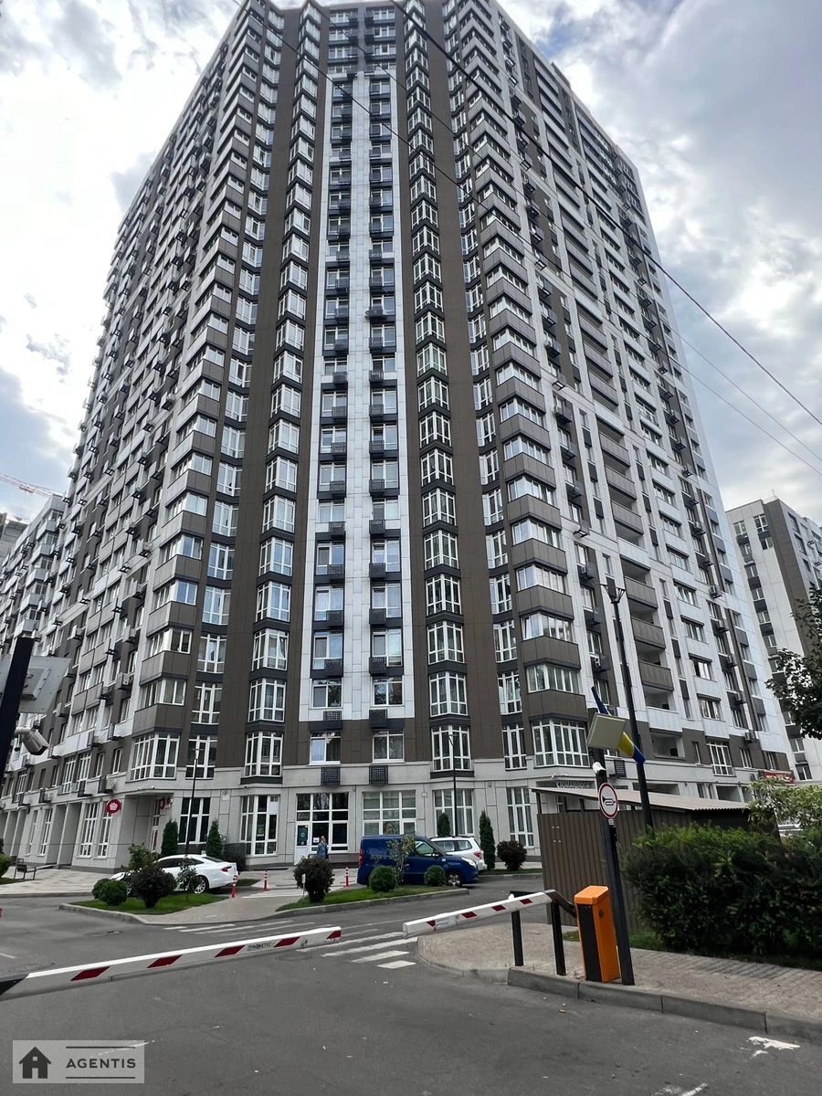 Сдам квартиру 1 комната, 42 m², 18 эт./26 этажей. 15, Львовская 15, Киев. 