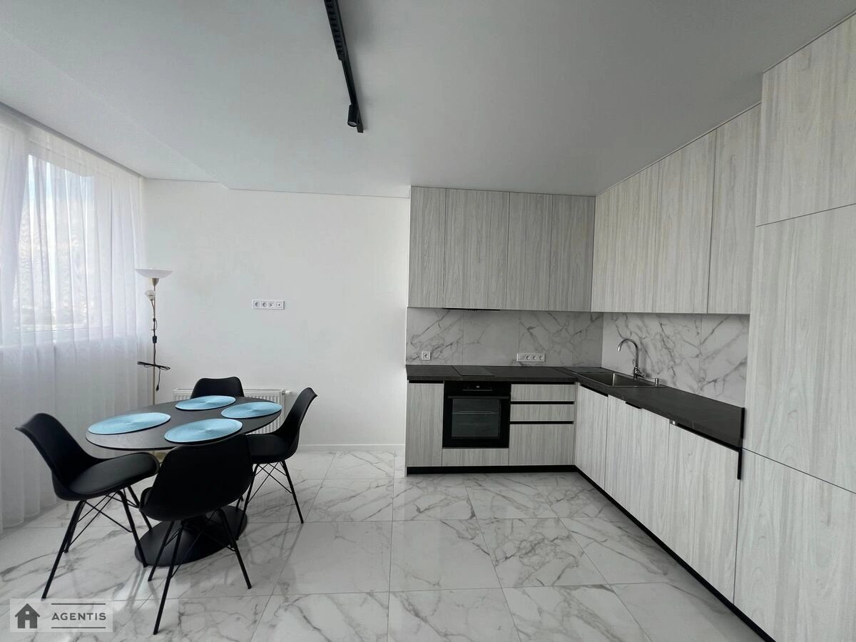 Сдам квартиру 1 комната, 42 m², 18 эт./26 этажей. 15, Львовская 15, Киев. 