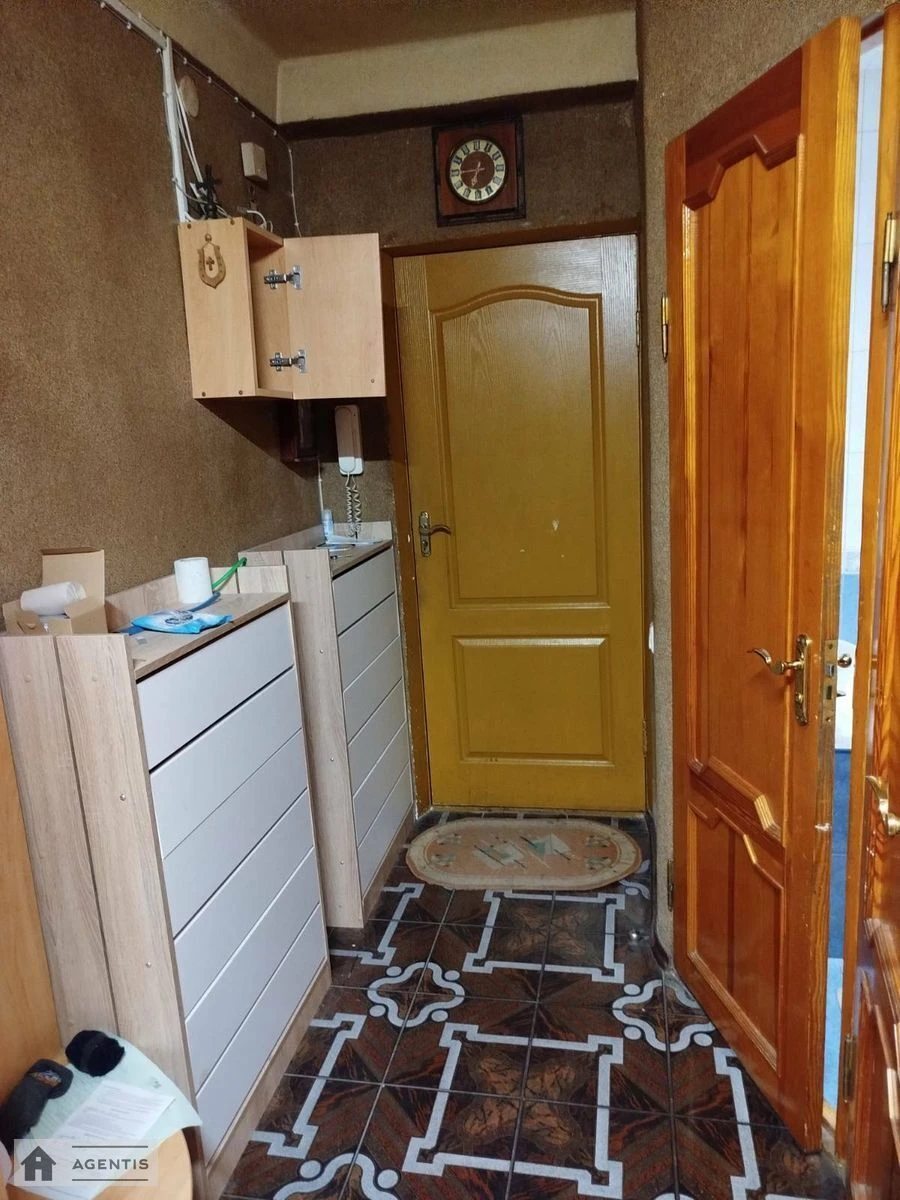 Здам квартиру 2 кімнати, 47 m², 4 пов./9 поверхів. 18, Ореста Левицького вул. (Академіка Курчатова), Київ. 