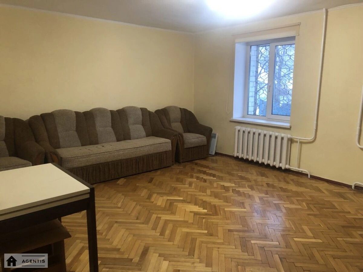 Apartment for rent 3 rooms, 90 m², 1st fl./9 floors. 2, Svyatoshynskiy 2, Kyiv. 