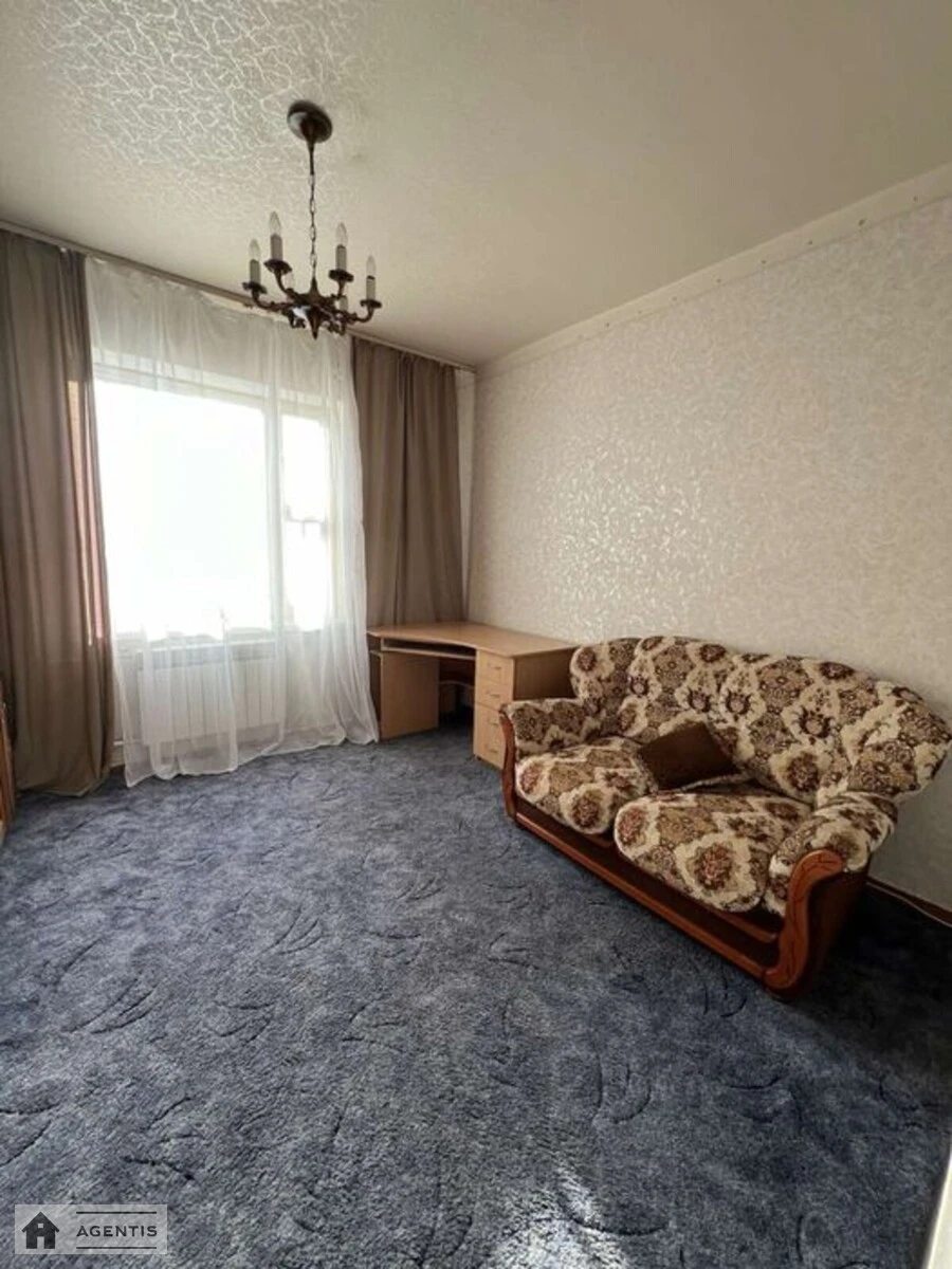 Apartment for rent 2 rooms, 50 m², 3rd fl./9 floors. Obolonskyy rayon, Kyiv. 