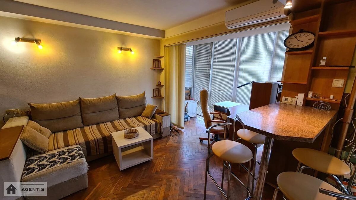 Apartment for rent 2 rooms, 50 m², 8th fl./8 floors. 45, Velyka Vaselkivska 45, Kyiv. 