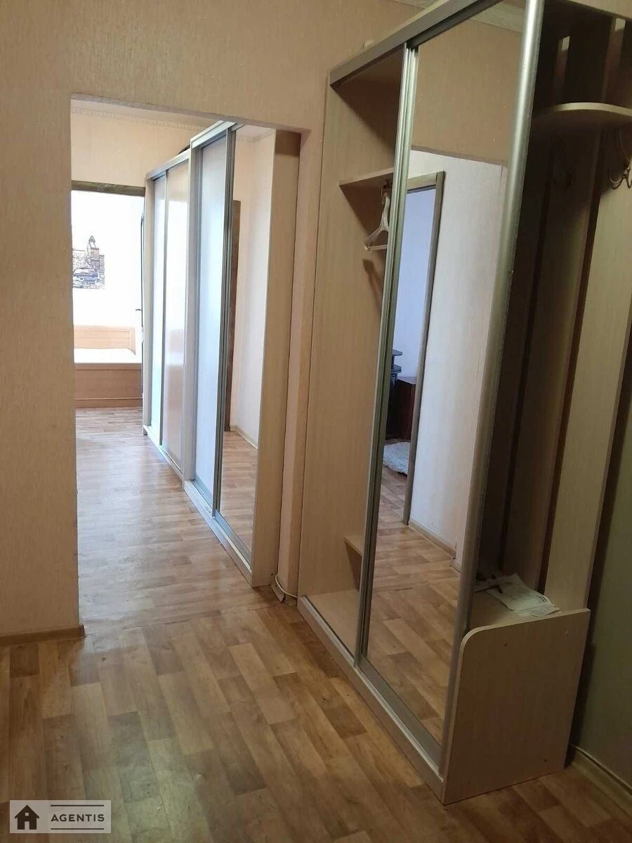 Сдам квартиру 2 комнаты, 68 m², 18 эт./25 этажей. 6, Єлизавети Чавдар вул., Киев. 