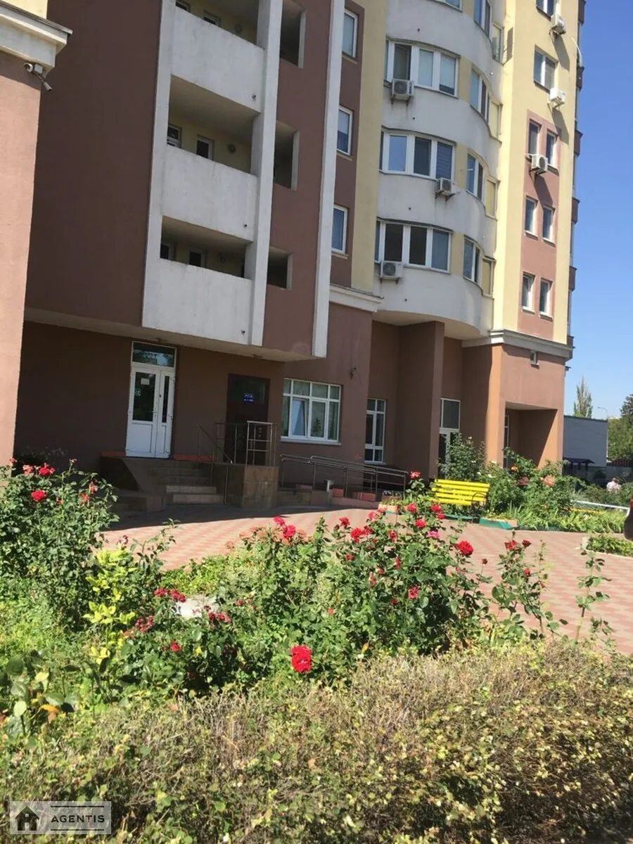 Здам квартиру 4 кімнати, 120 m², 17 пов./25 поверхів. 69, Науки 69, Київ. 