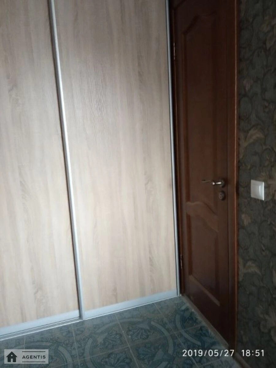 Здам квартиру 2 кімнати, 52 m², 11 пов./13 поверхів. 13, Ревуцького 13, Київ. 