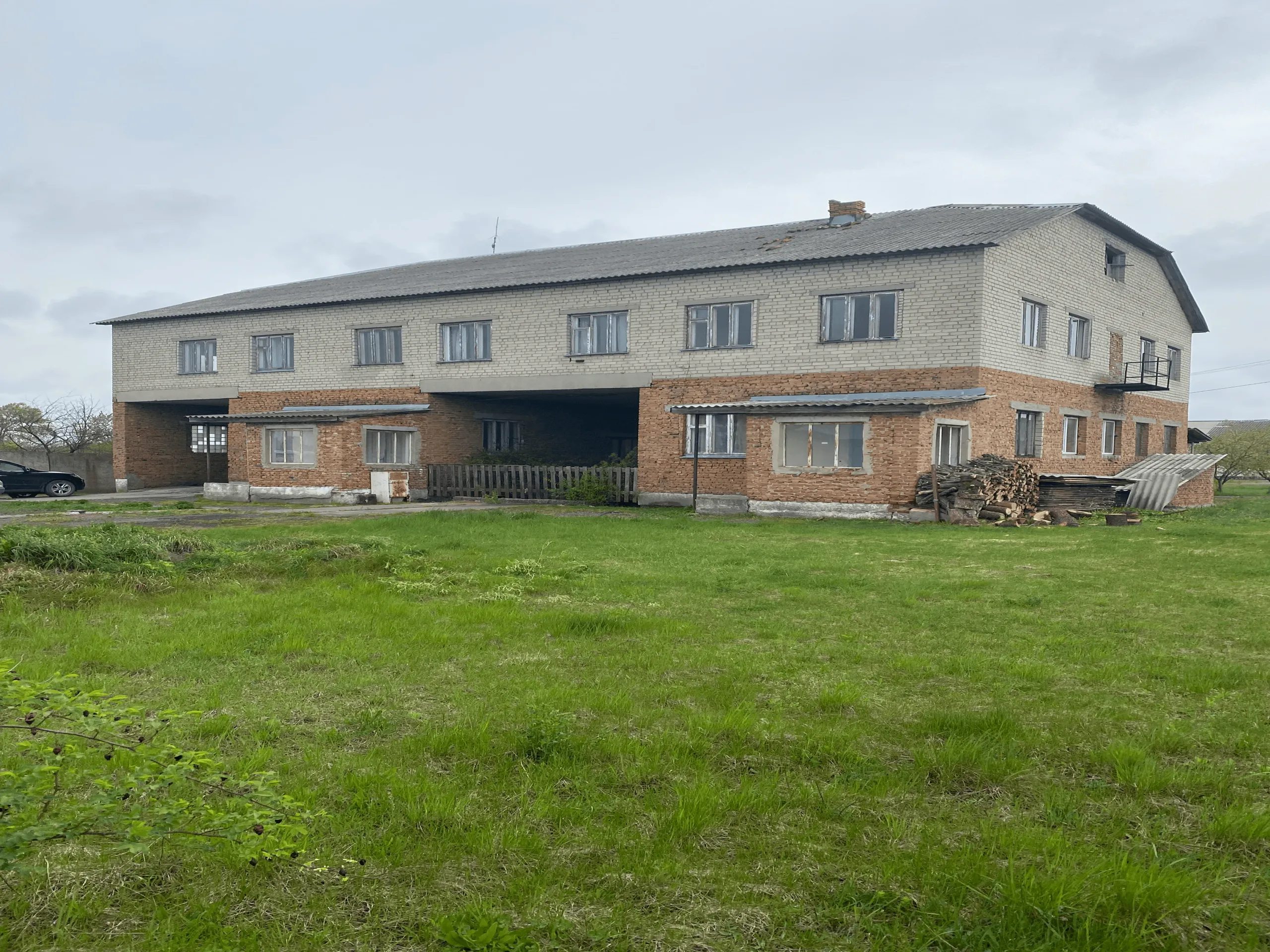 Property for sale for production purposes 11 rooms, 5000 m², 1st fl./1 floor. Radekhiv. 