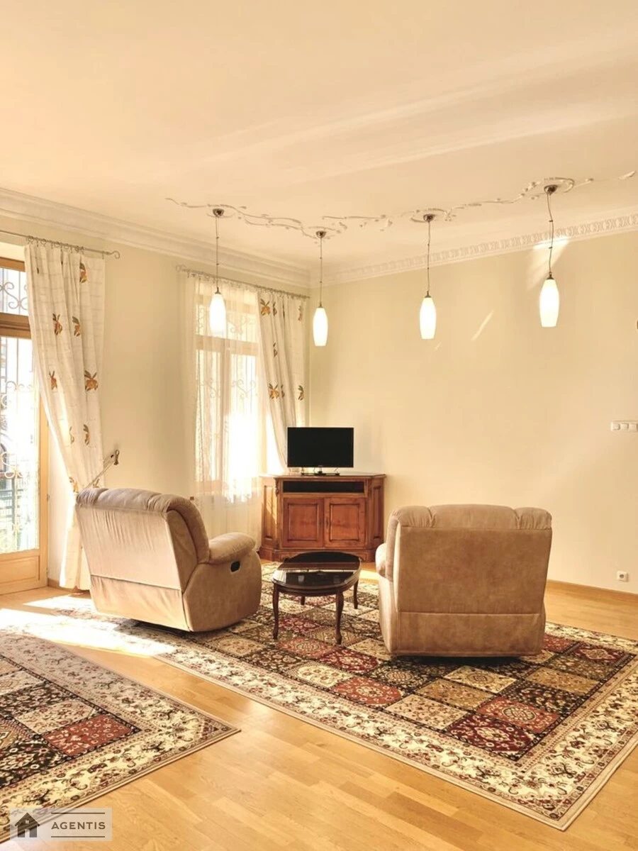 Apartment for rent 4 rooms, 230 m², 3rd fl./5 floors. 17, Yaroslaviv Val 17, Kyiv. 