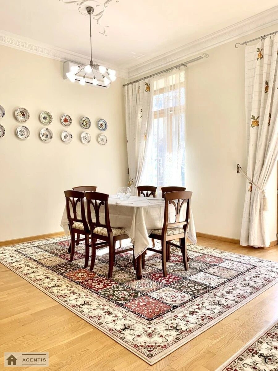 Apartment for rent 4 rooms, 230 m², 3rd fl./5 floors. 17, Yaroslaviv Val 17, Kyiv. 