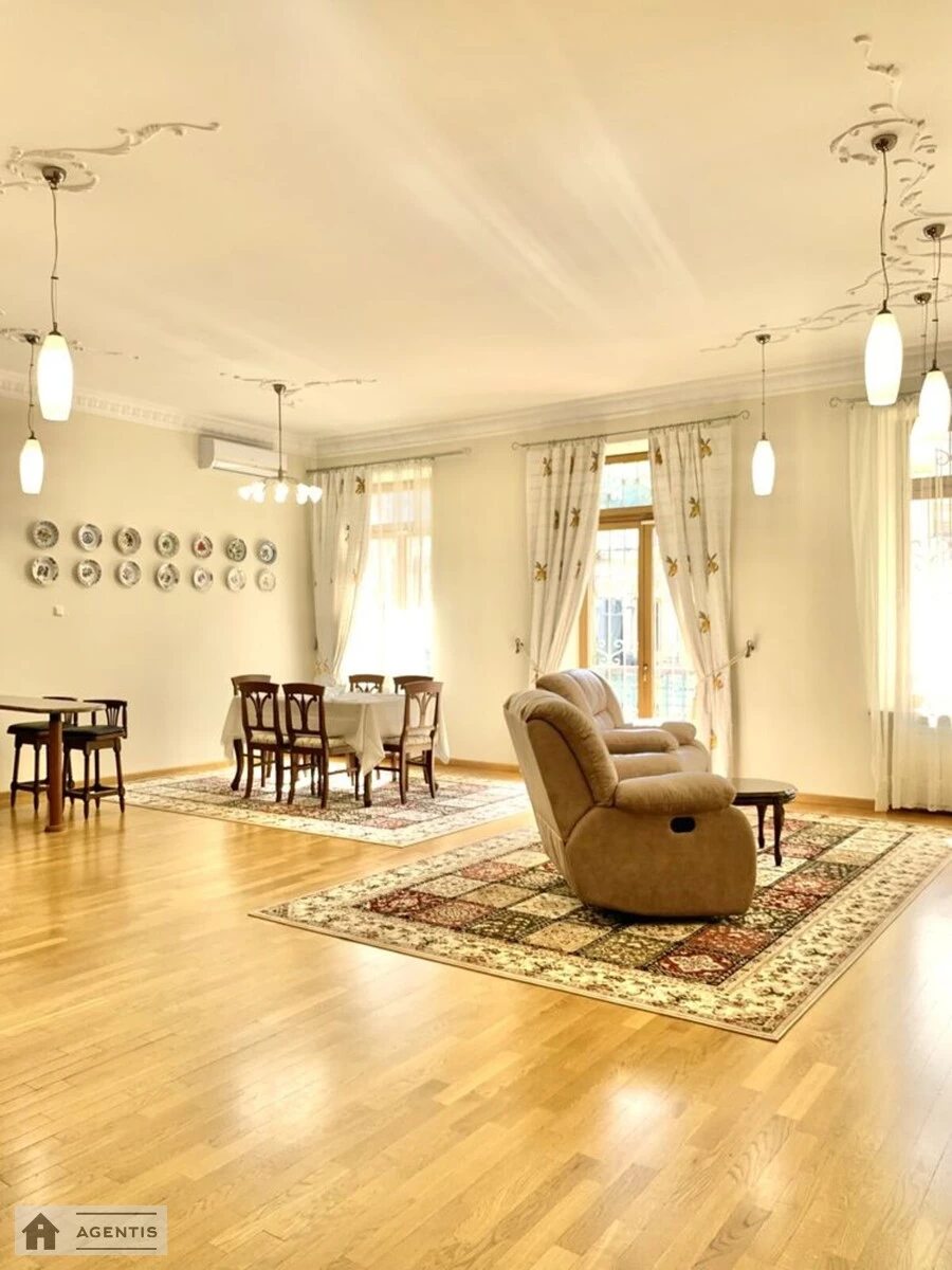 Apartment for rent 4 rooms, 230 m², 3rd fl./5 floors. 17, Yaroslaviv Val 17, Kyiv. 