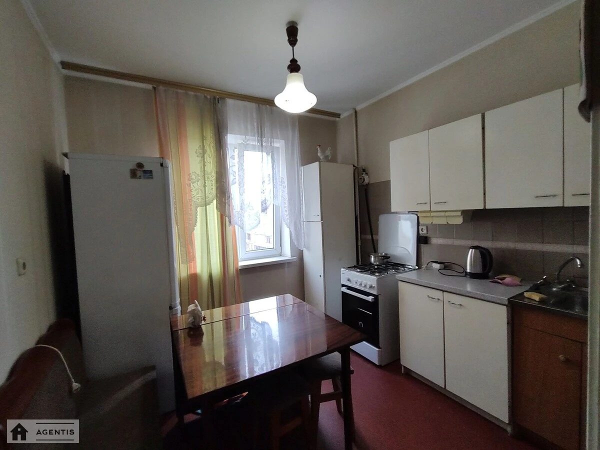 Apartment for rent 2 rooms, 50 m², 9th fl./9 floors. 8, Livanevskoho , Kyiv. 