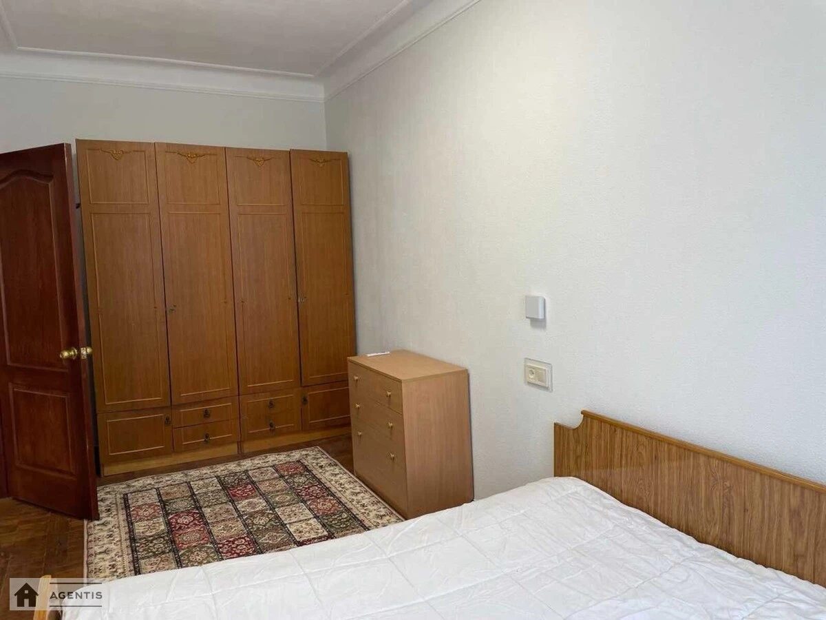 Apartment for rent 2 rooms, 45 m², 5th fl./5 floors. 8, Mykoly Mikhnovskoho bulv. Druzhby Narodiv, Kyiv. 