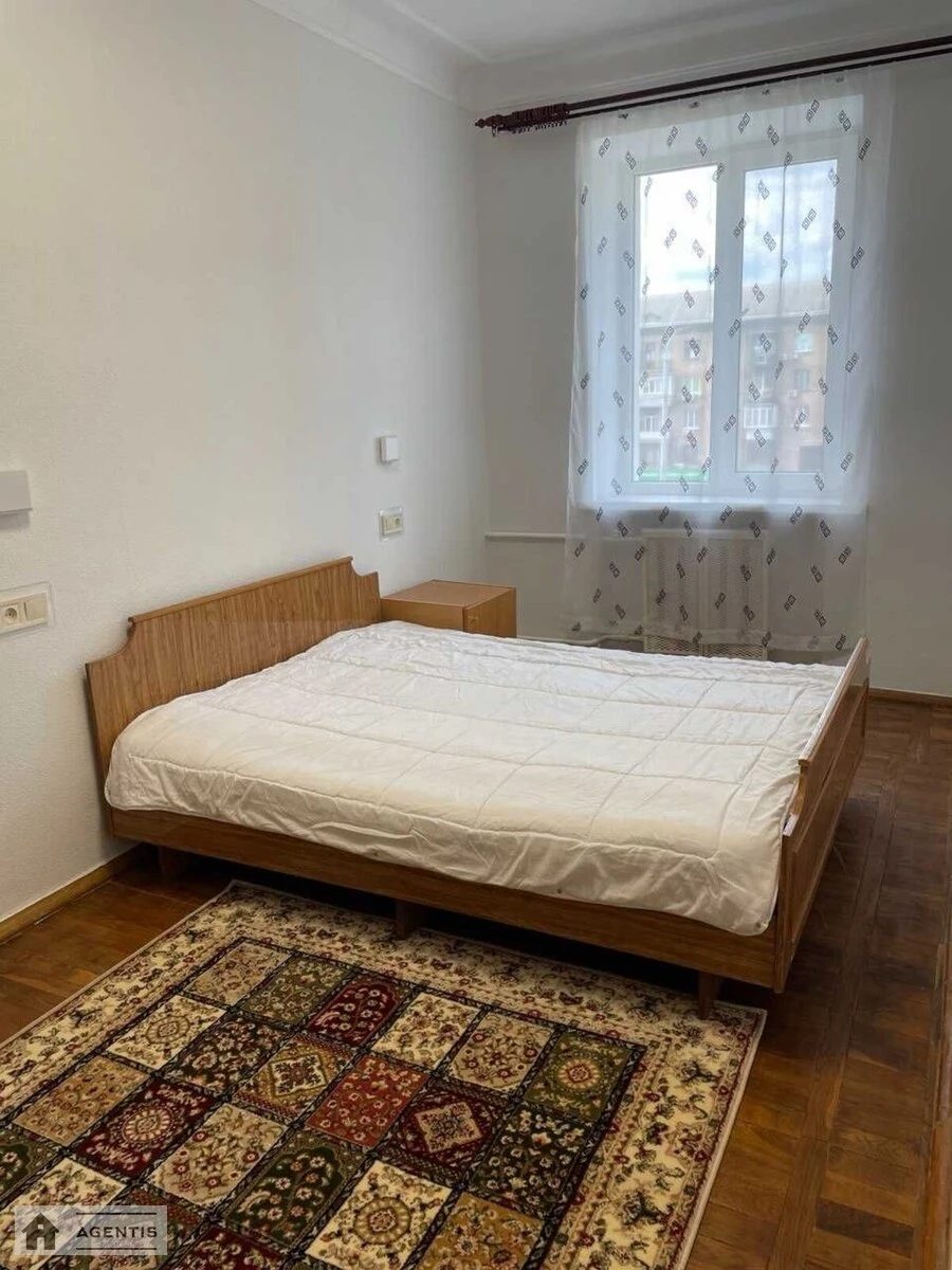 Сдам квартиру 2 комнаты, 45 m², 5 эт./5 этажей. 8, Миколи Міхновського бульв. (Дружби Народів), Киев. 