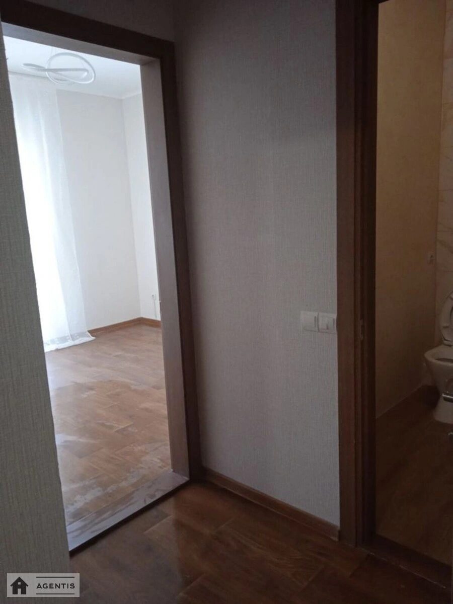 Сдам квартиру 1 комната, 50 m², 14 эт./22 этажа. 54, Ревуцкого 54, Киев. 