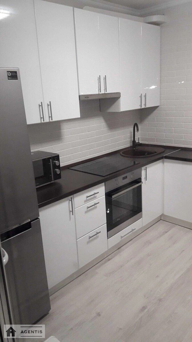 Здам квартиру 1 кімната, 38 m², 5 пов./7 поверхів. 75, Стеценка 75, Київ. 